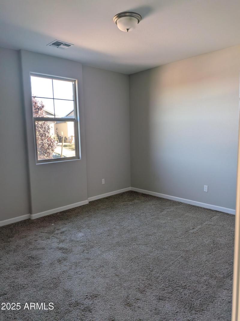 PXL_20251211_220935657