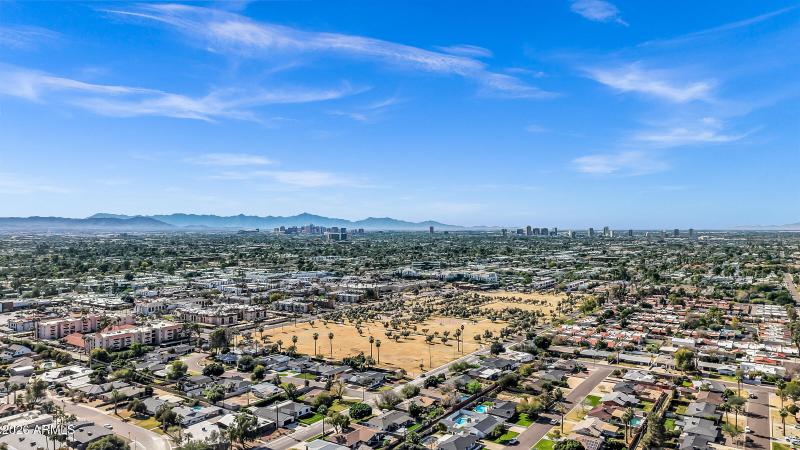 3046 E Glenrosa Ave-58