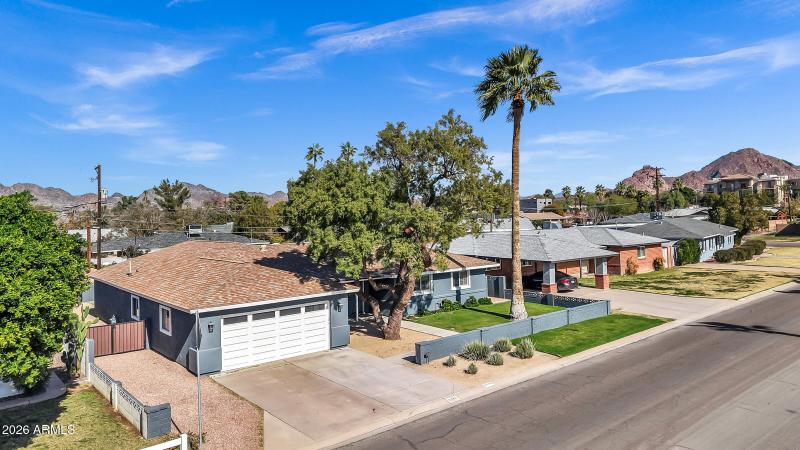 3046 E Glenrosa Ave-49