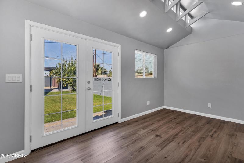 3046 E Glenrosa Ave-45