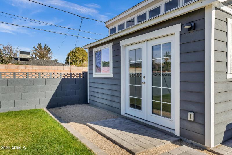 3046 E Glenrosa Ave-44