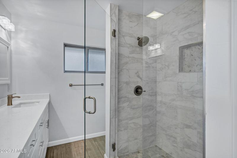 3046 E Glenrosa Ave-31