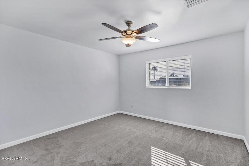 3046 E Glenrosa Ave-25