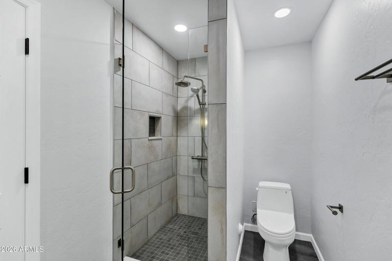 3046 E Glenrosa Ave-22