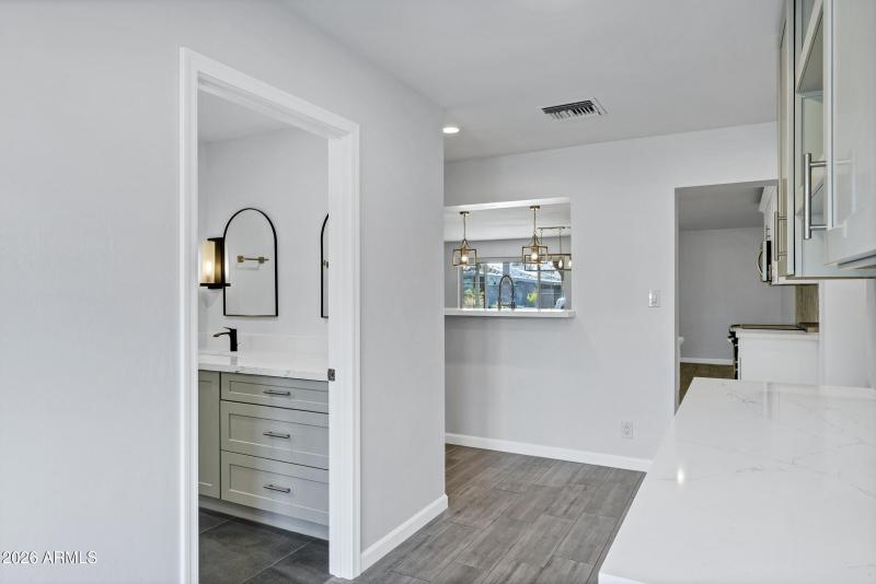 3046 E Glenrosa Ave-20