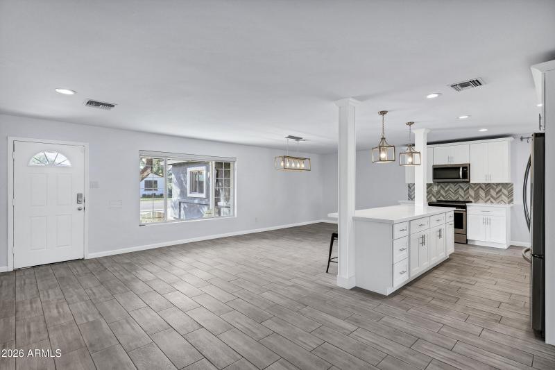 3046 E Glenrosa Ave-7