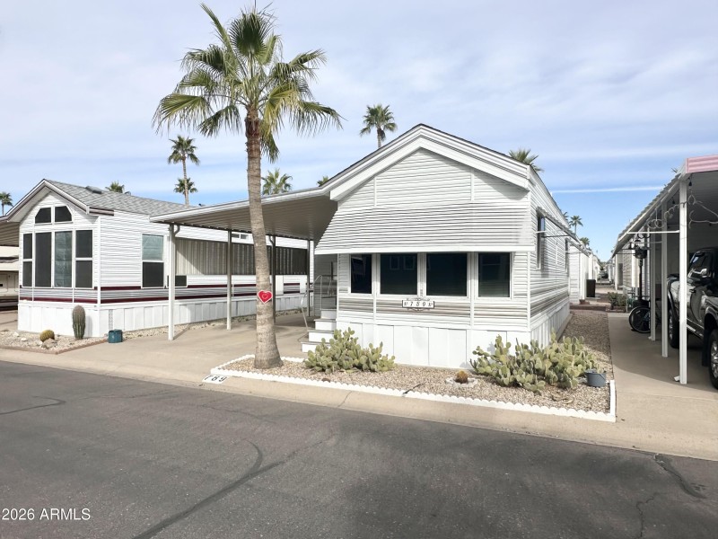 CLOSE TO THE CLUBHOUSE