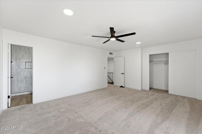 14-014-primary-bedroom