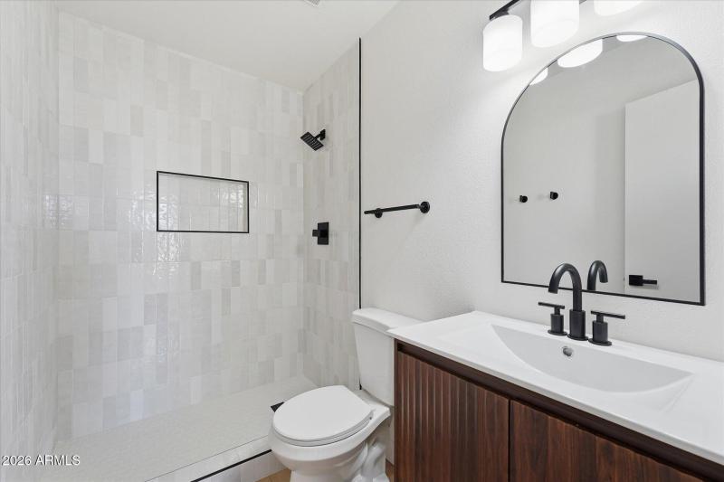 15-015-primary-bathroom