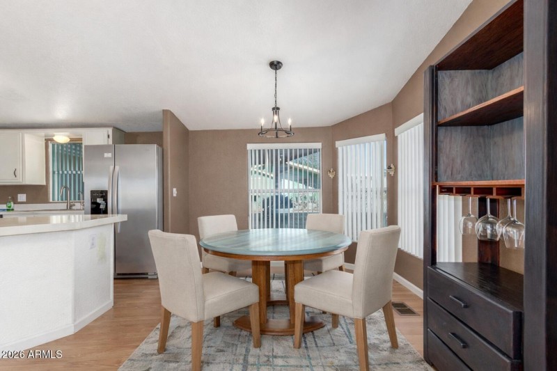 Virtually staged dining