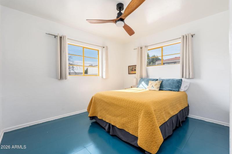 805 E Jackson Ave - 13