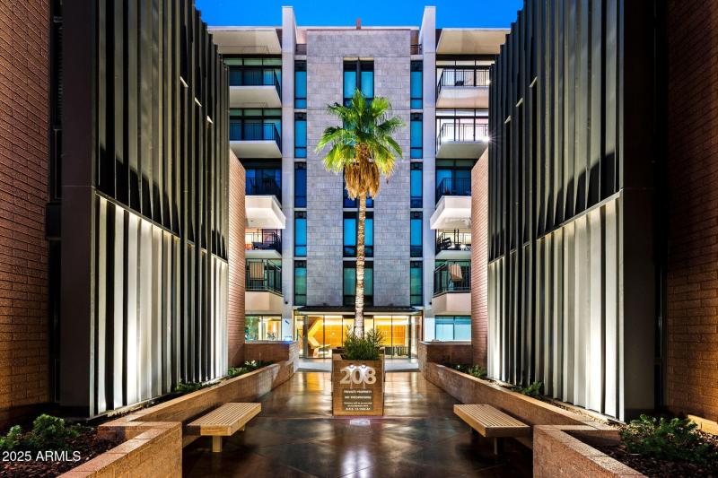 001__208 W Portland St UNIT360