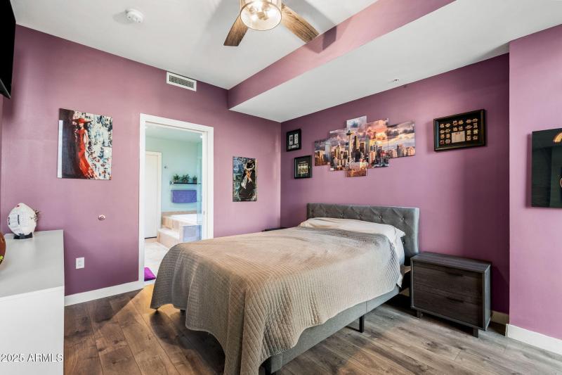 013__208 W Portland St UNIT360