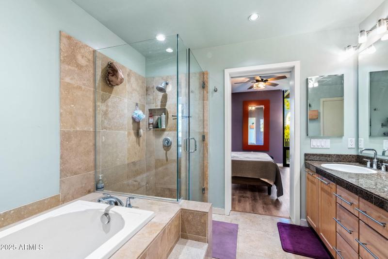 015__208 W Portland St UNIT360