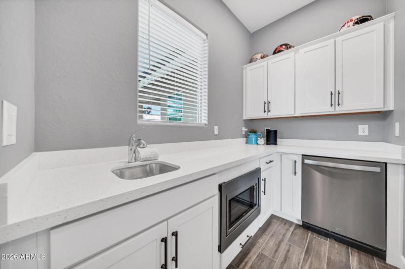 Casita/Den Kitchenette