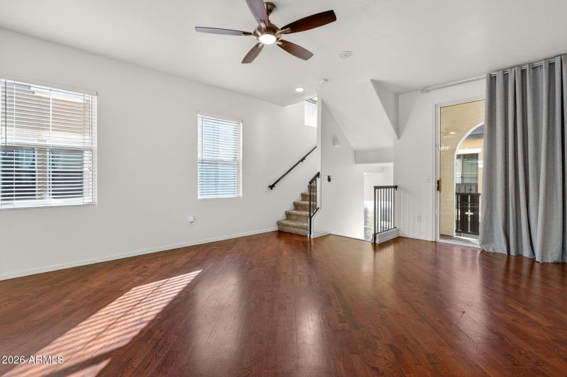 5-web-or-mls-19-E Neville Ave