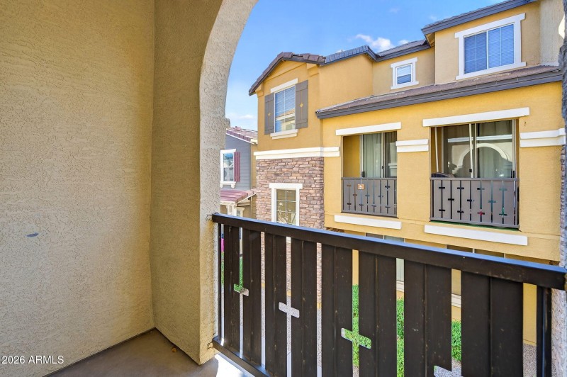 27-web-or-mls-21-E Neville Ave