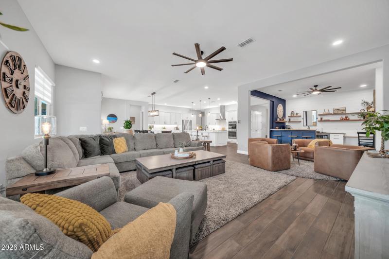 5306 N 182nd-2_(2048)