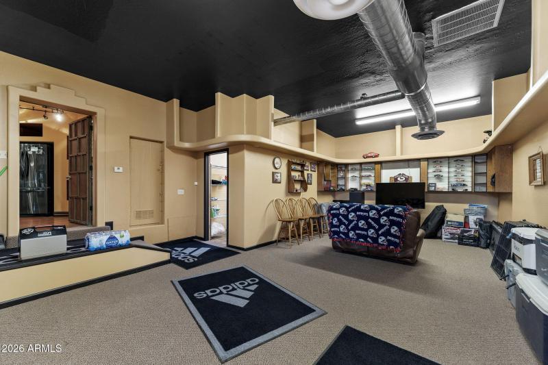 037__385 N Tomahawk Rd