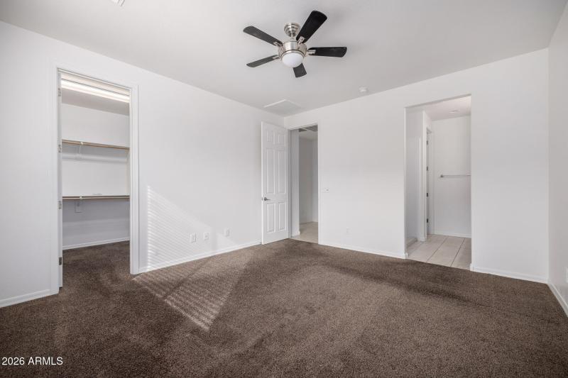 Split bedroom floor plan