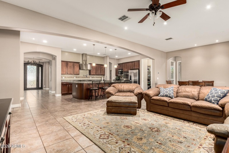 Good Lawd, look at that great-room!