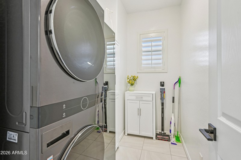 23-print-N 24th Dr-S3001-023