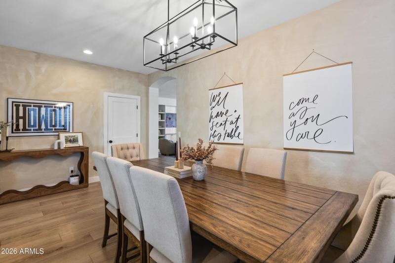 2435 E Narrowleaf Dr-13