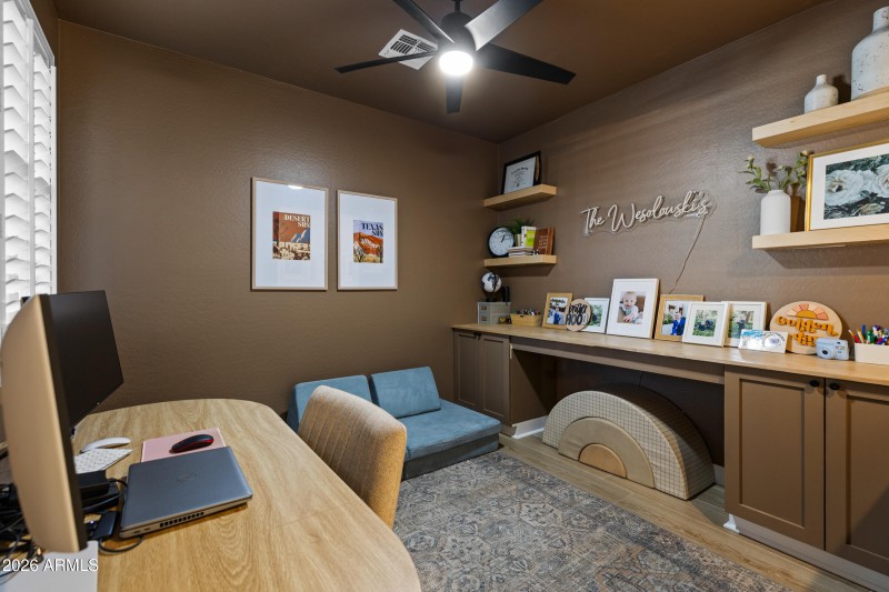 2435 E Narrowleaf Dr-29