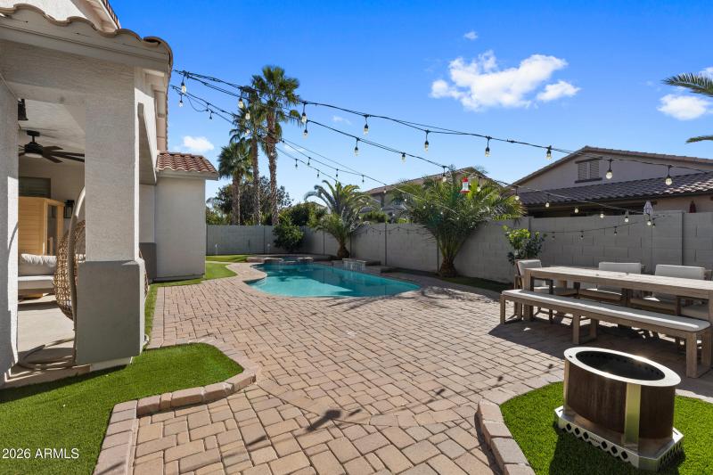 2435 E Narrowleaf Dr-44