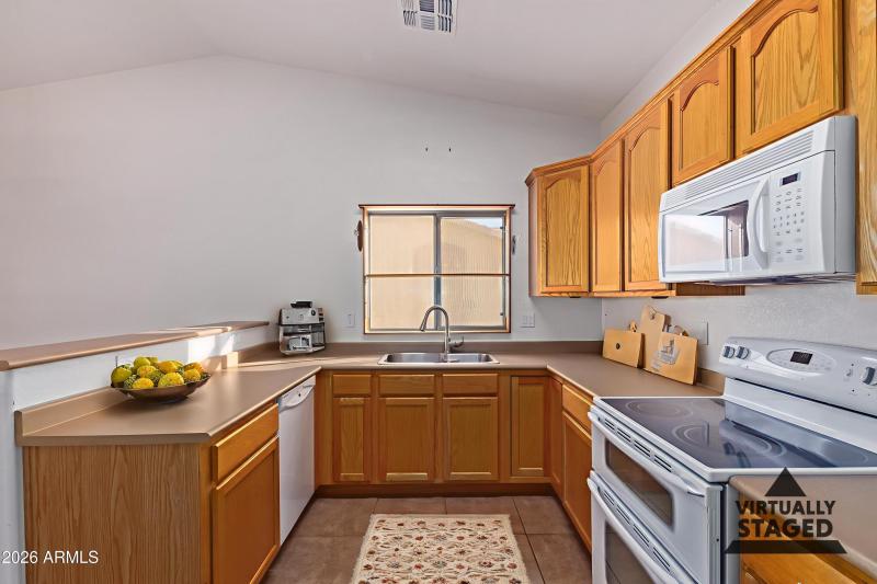 27-Meridian - Kitchen - Standard - 11