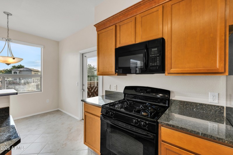Kitchen toward breakfast area