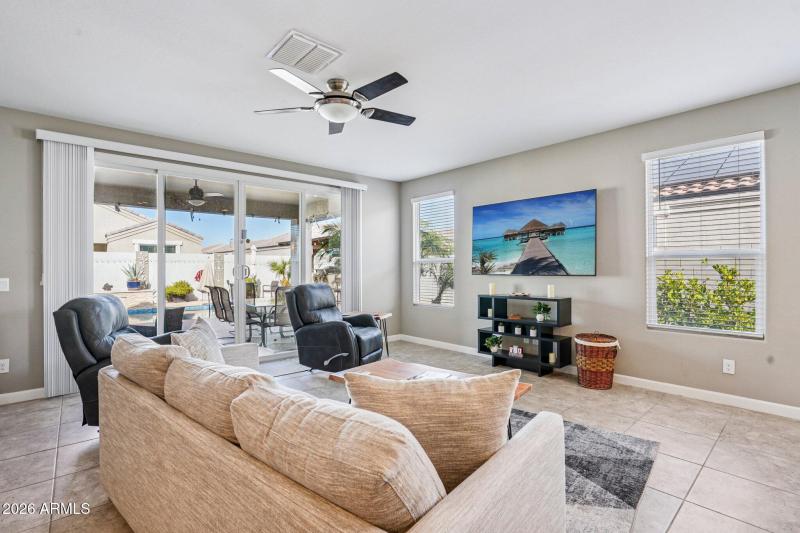 7-web-or-mls-W Nina St-S3001-005