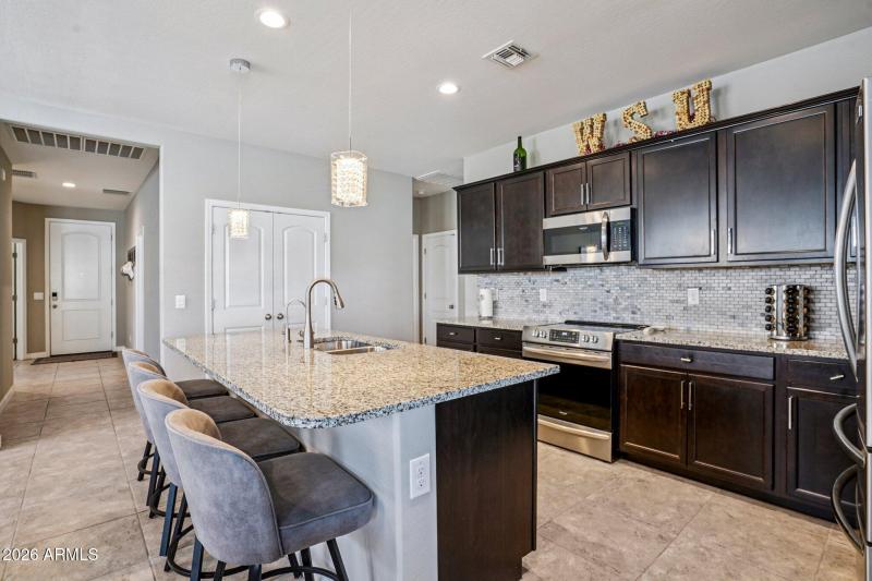 18-web-or-mls-W Nina St-S3001-016