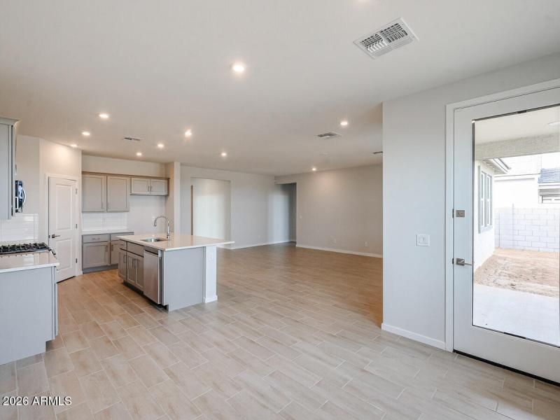 20_Rancho-Vista_Affordable-Surprise-Home