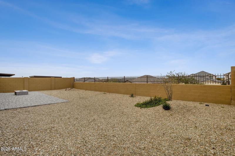 48-web-or-mls-5924-e-redmont-dr