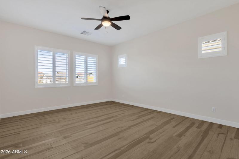 19-web-or-mls-5924-e-redmont-dr