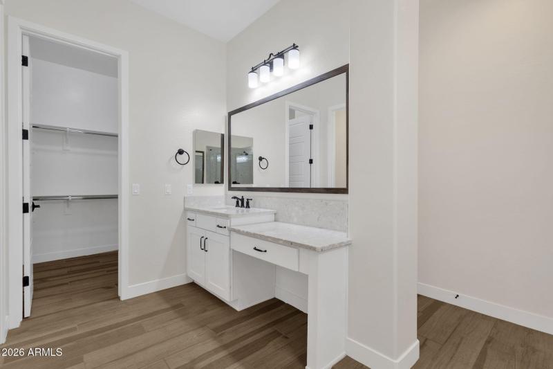 22-web-or-mls-5924-e-redmont-dr