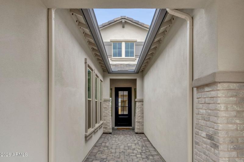 6-web-or-mls-5924-e-redmont-dr