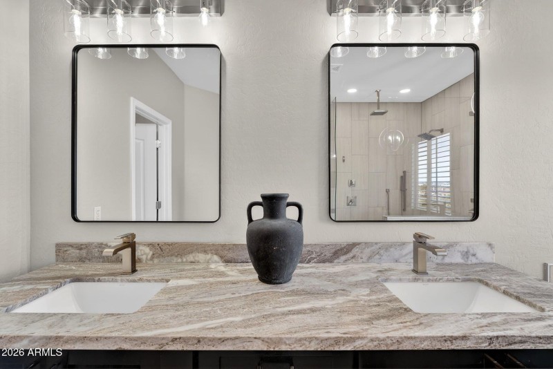 041_62-web-or-mls-71-_e_butherus_dr_838