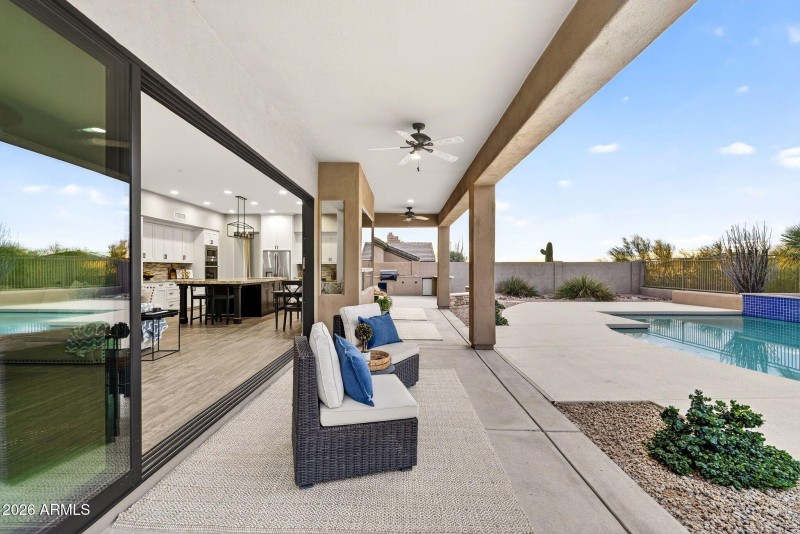 051_122-web-or-mls-25-e_butherus_dr_528