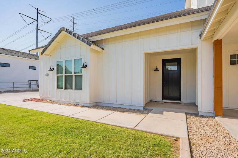 8-web-or-mls-Vaughn-8