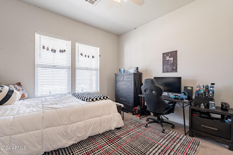 37-web-or-mls-Vaughn-37