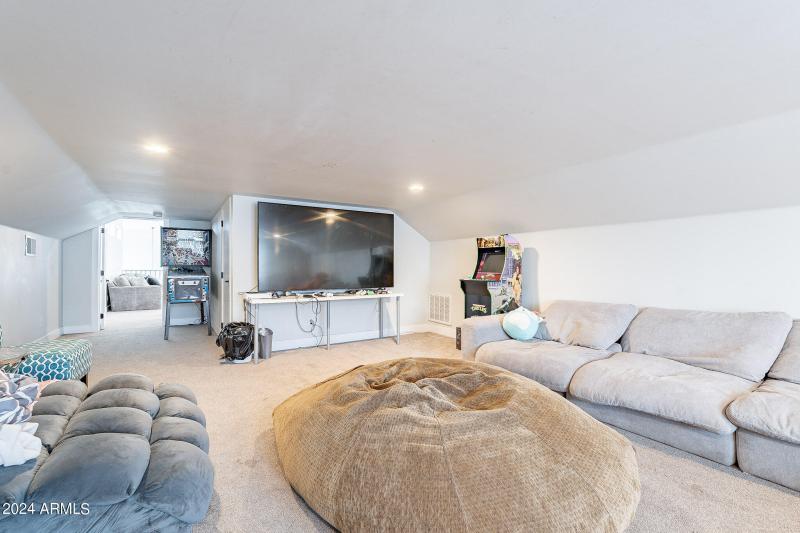 57-web-or-mls-Vaughn-57