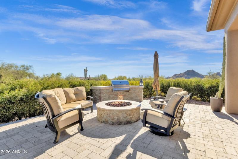 TwinEagle built-in BBQ