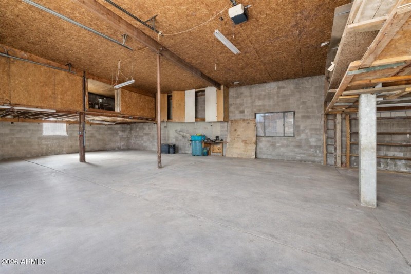 10-Shop Interior (3)