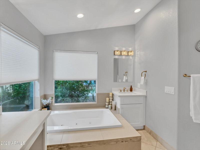 22-14815 S 13th Pl-22