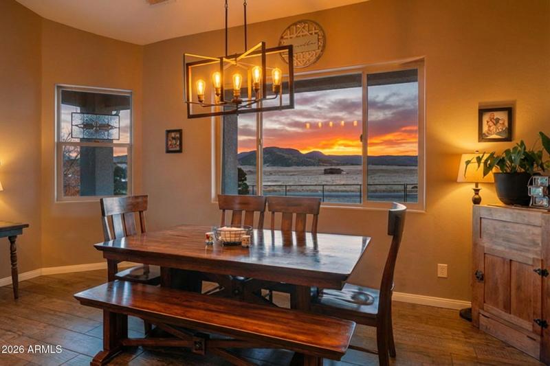 8-Dining Room VT (2)