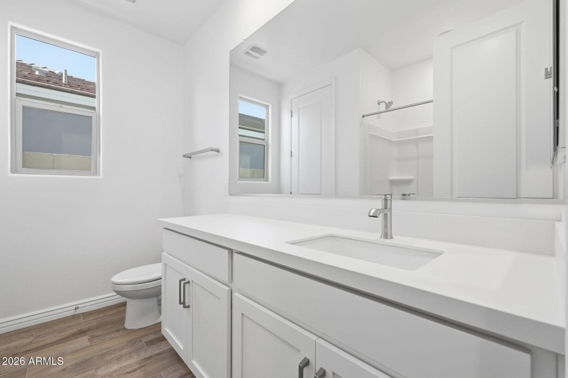 PHX_Miravida_lot 1045_Crimson_14769_Bath