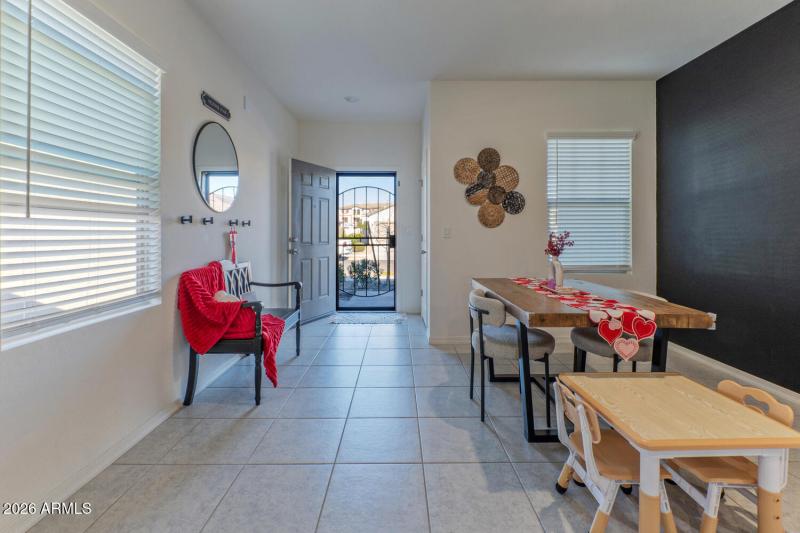 Foyer/ Dining Area