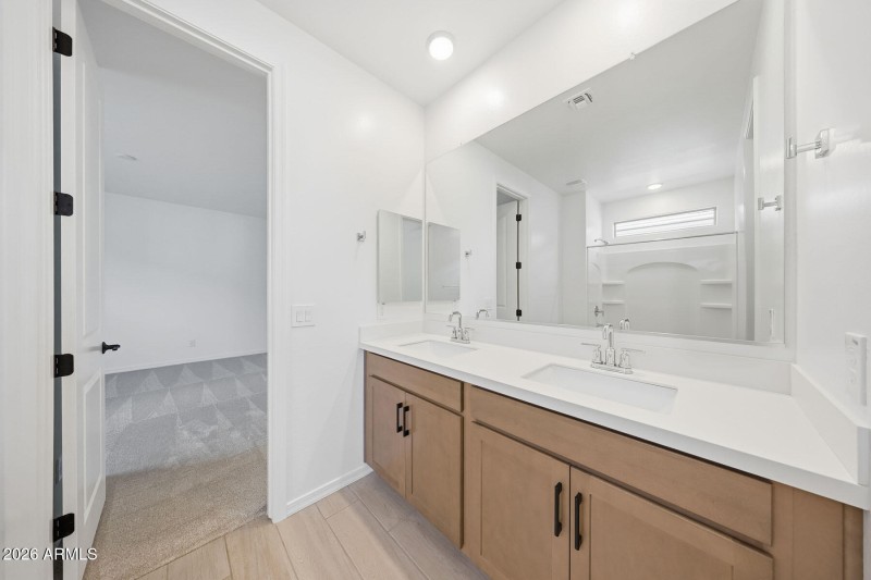 PHX_Landmarke_Lot 1063_Cobalt_705_Bath2